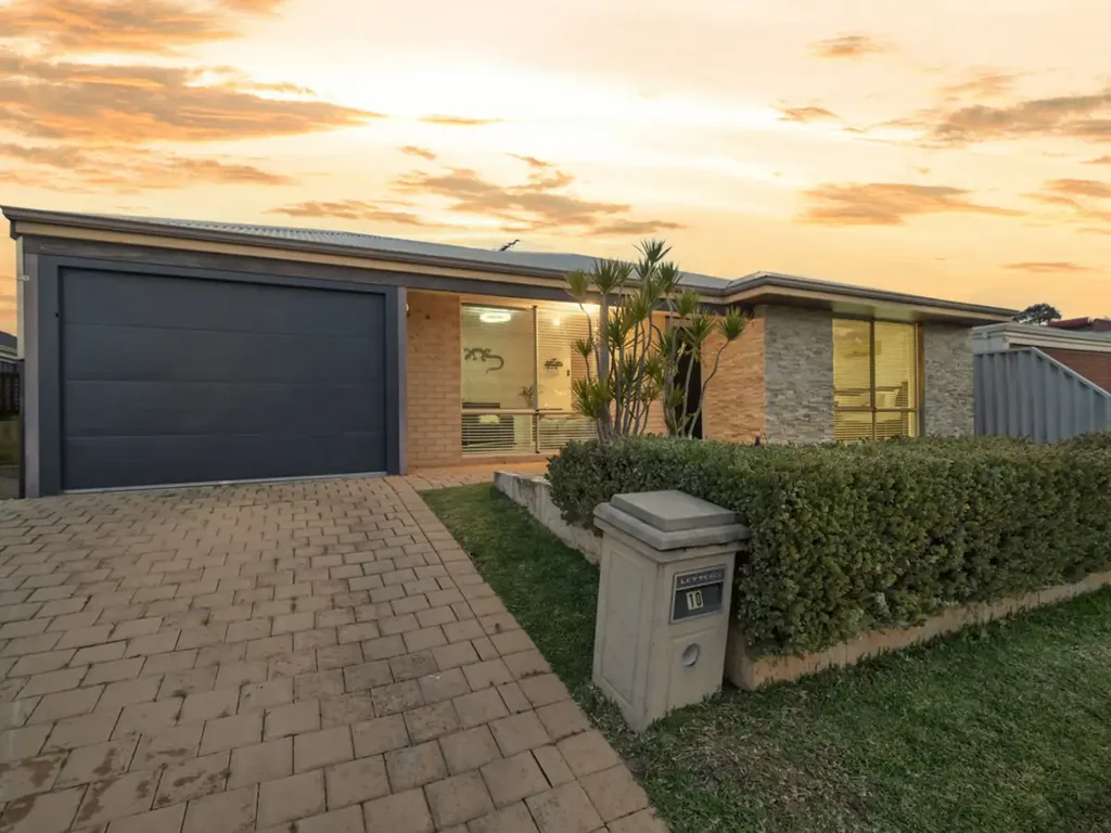 Banksia Grove 3房  Stylish Entertainer in Prime Family-Friendly Location