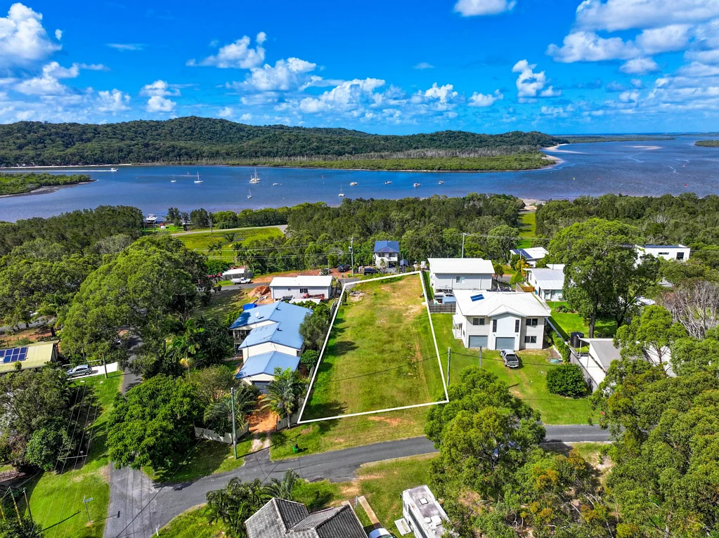 Russell Island PANORAMIC VIEWS - HUGE BLOCK - ENDLESS POTENTIAL!