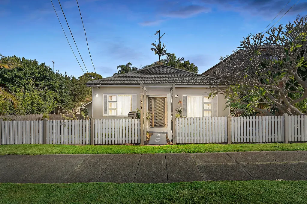 Allawah 3Habitaciones Charming Cottage Retreat with Lush Gardens and Versatile Living