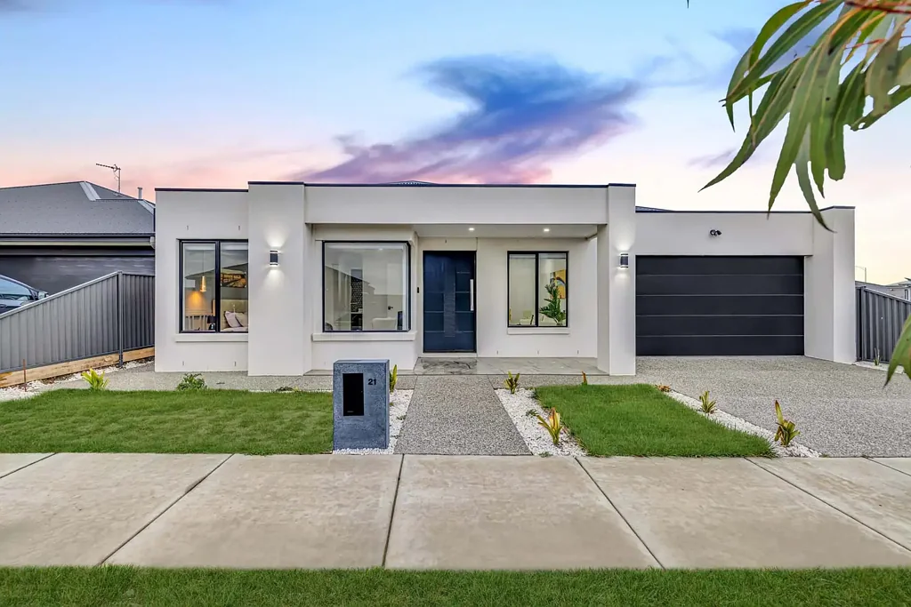 Lucas 5房  *Experience the Allure of This Exceptional 5-Bedroom Residence in Lucas*