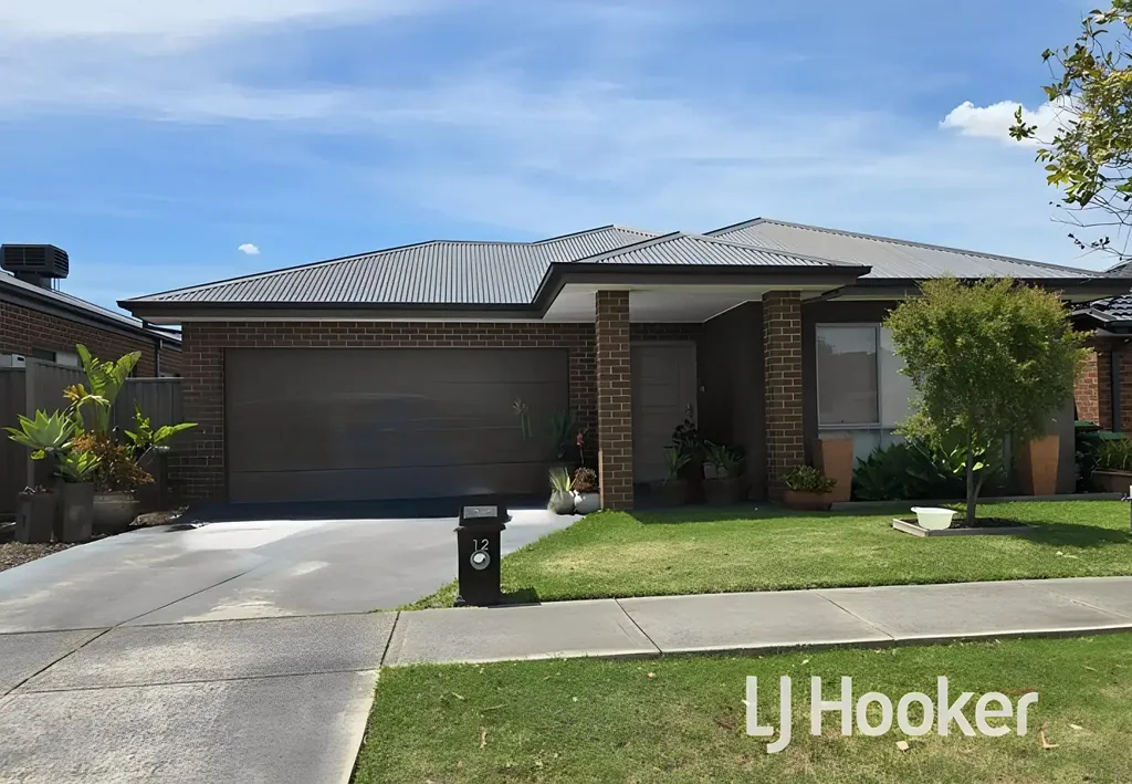 12 Starling Street, Cranbourne East, VIC 3977