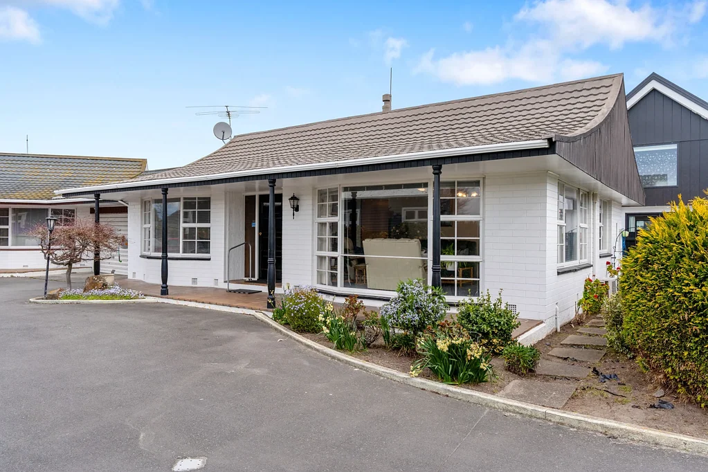 Papanui 2 Bedroom Present all offers!