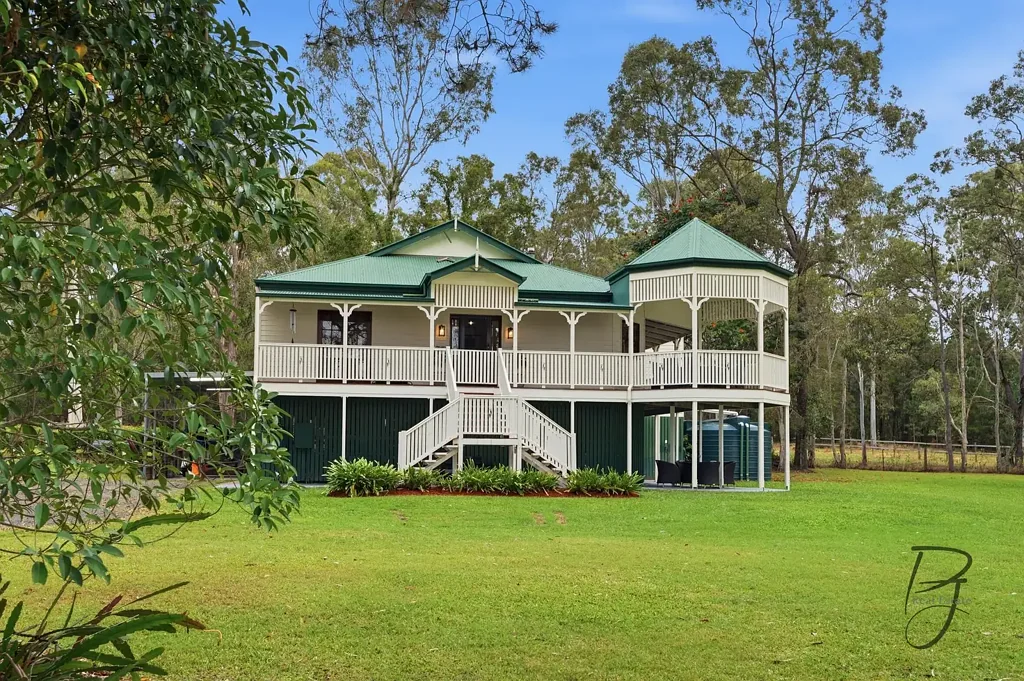 Morayfield 4غرفة نوم Federation Elegance Meets Acreage Living