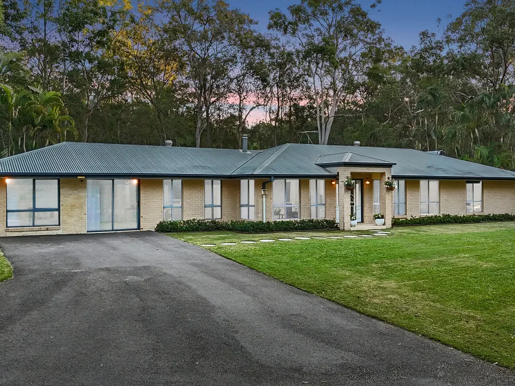 Anstead 4房 家庭生活与大面积土地居住的完美结合 OPEN SATURDAY 11.30 - 12.00pm - Where Family Life Meets Acreage Living