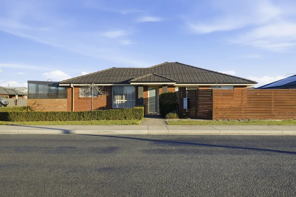 Longford 2Phòng ngủ Low Maintenance Living In The Heart Of Longford
