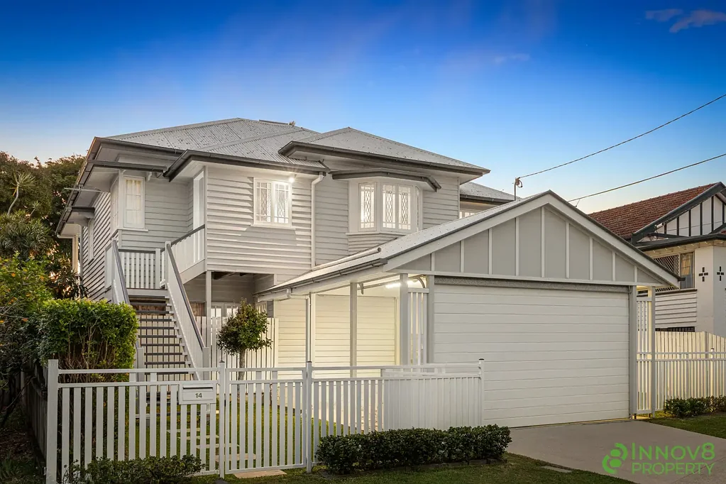 Kedron 5Kwarto Character-Filled Family Haven With Multiple Living Zones, Fabulous Outdoor Entertaining & A Sparkling Pool…All On A Huge 668m2 Block!