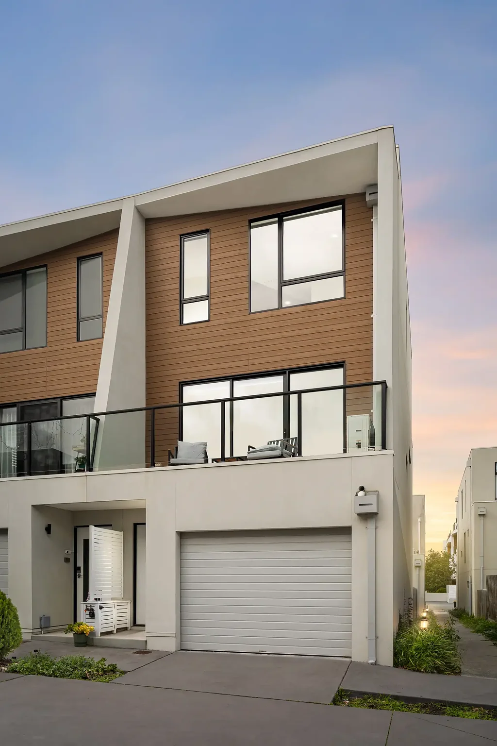 Clayton 3部屋 Contemporary Comfort in a Premier Clayton Location