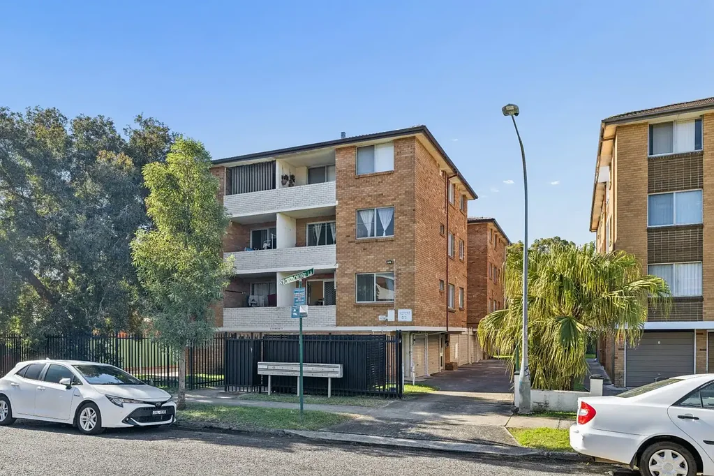 Warwick Farm 2 Slaapkamer First Home Buyers, Run Don't Walk