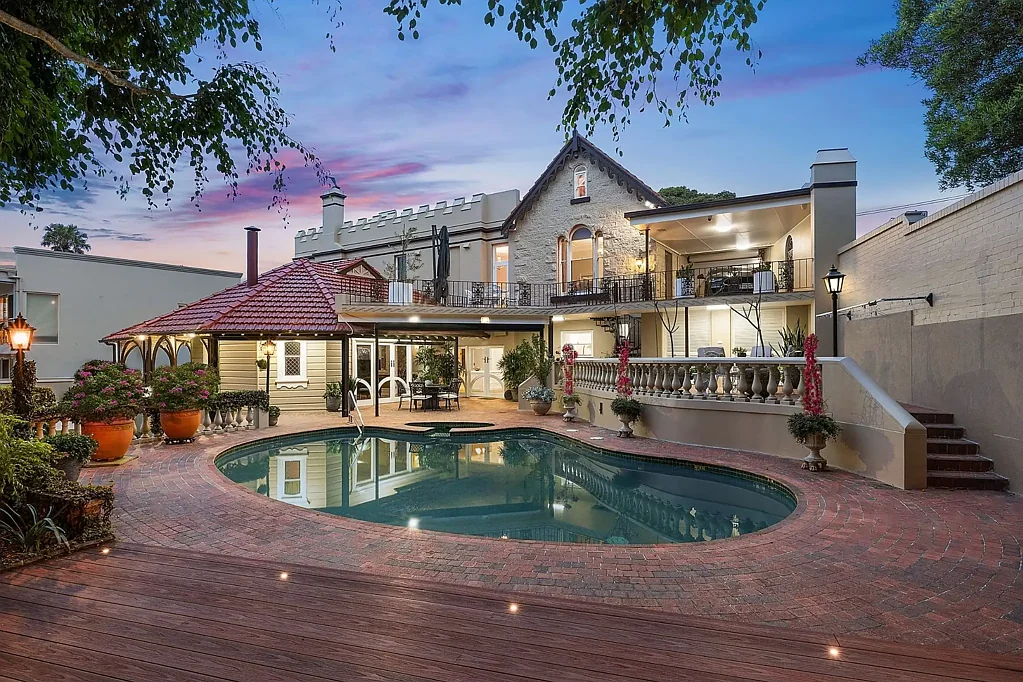 Sans Souci 5部屋 'Ellesmere' - A Grand Character Residence Sprawling 1200m²