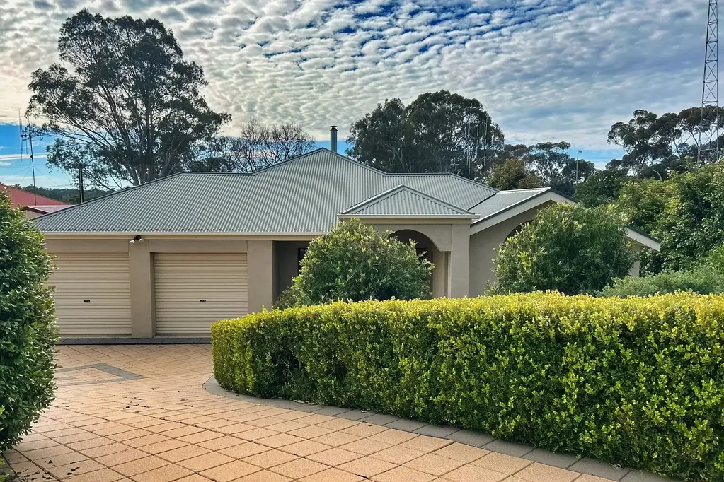 Clare 3ਬੈੱਡਰੂਮ Stylish Family Living in a Peaceful Clare Setting