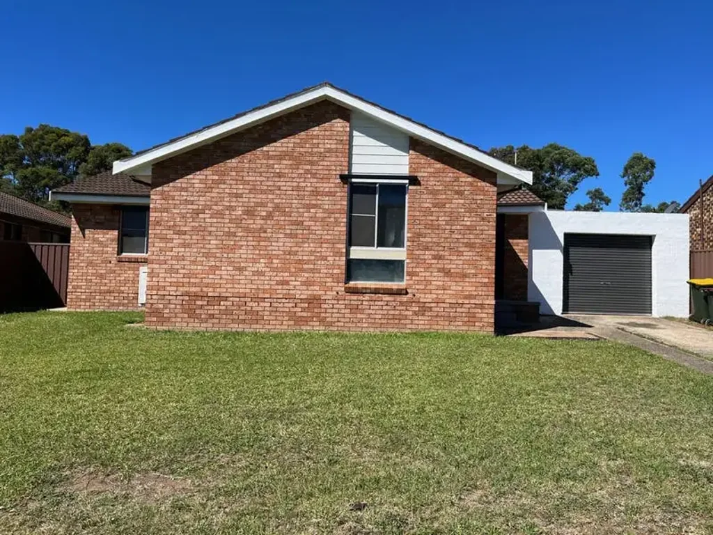 Comfortable Family Living in Raby