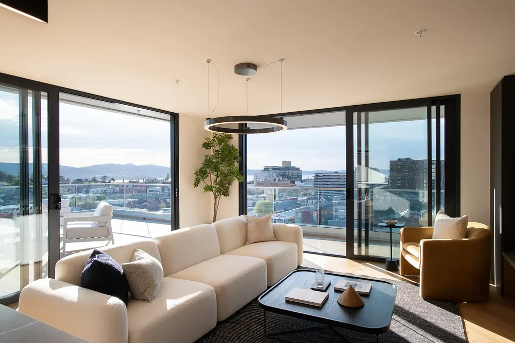 Hobart 3房  Elevated Penthouse Living