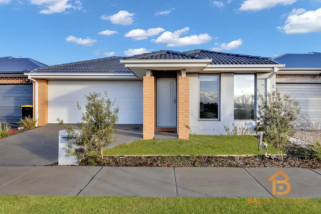 3 Dundalk Way, Rockbank, VIC 3335