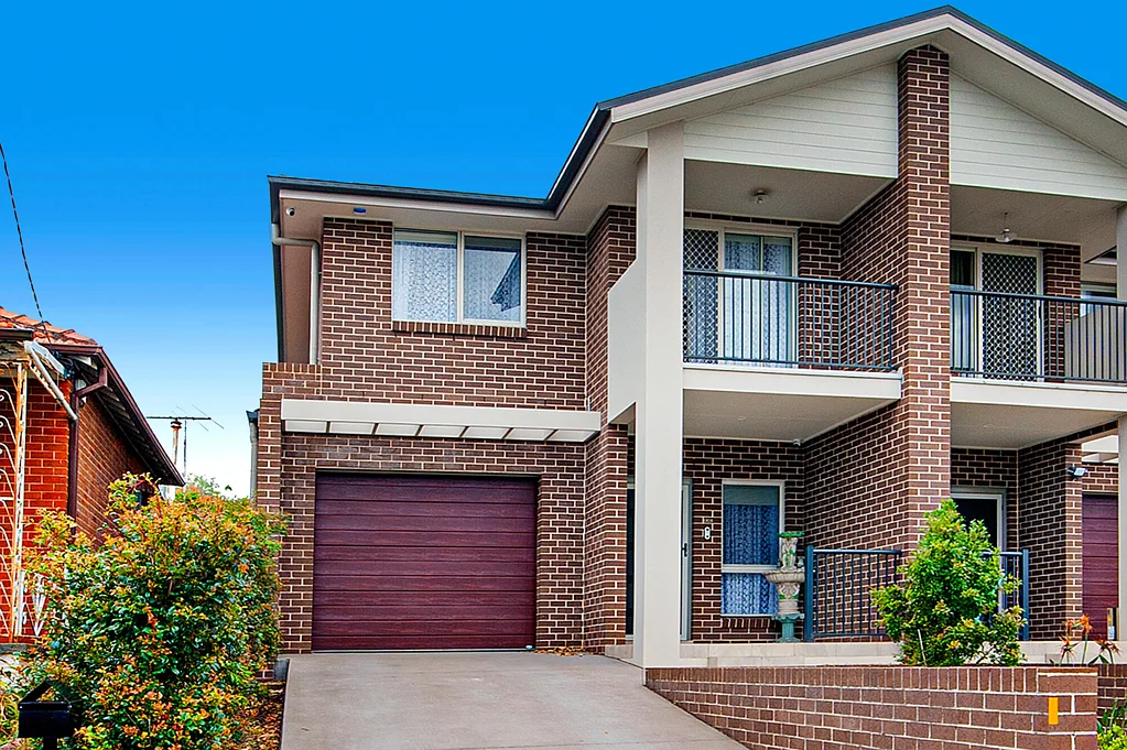 Russell Lea 4房 4 卧室 | 优越位置 | 独立车库 4 Bedroom | Prime Position | Lockup Garage