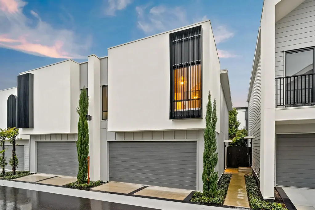 Richlands 3ห้องนอน Rare Opportunity in a Secure Gated Community in the Heart Richlands! Call Sam Maleki