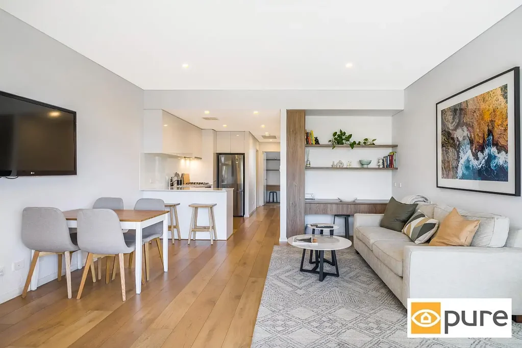BEAUTIFULLY FURNISHED 2 X 2 APARTMENT ON THE CLAREMONT/SWANBOURNE BORDER