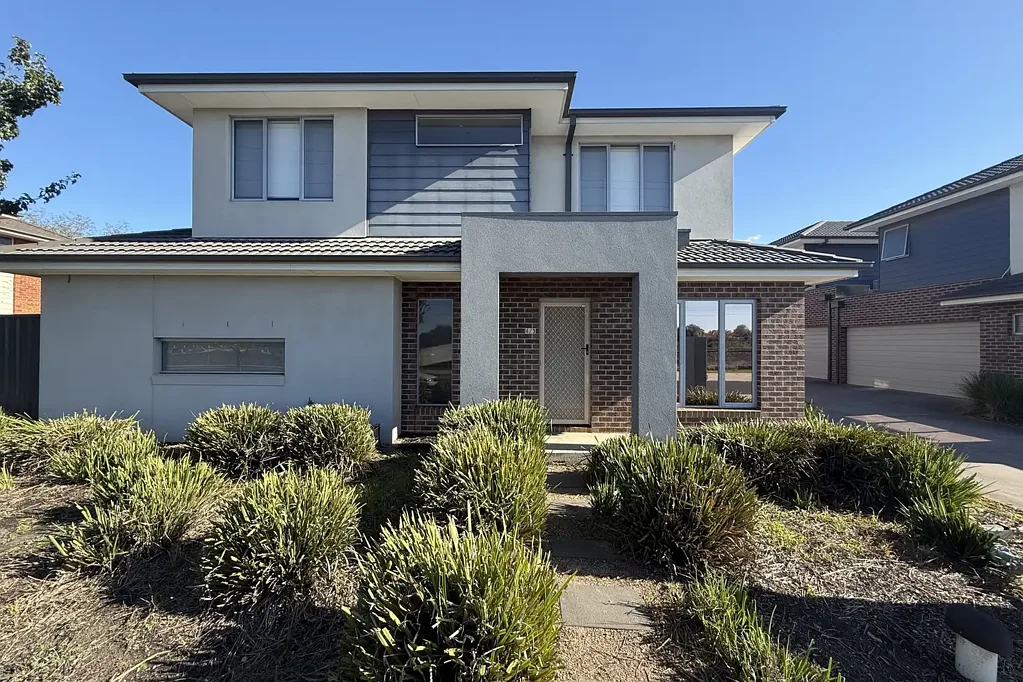 Modern Unit Close to Watergardens