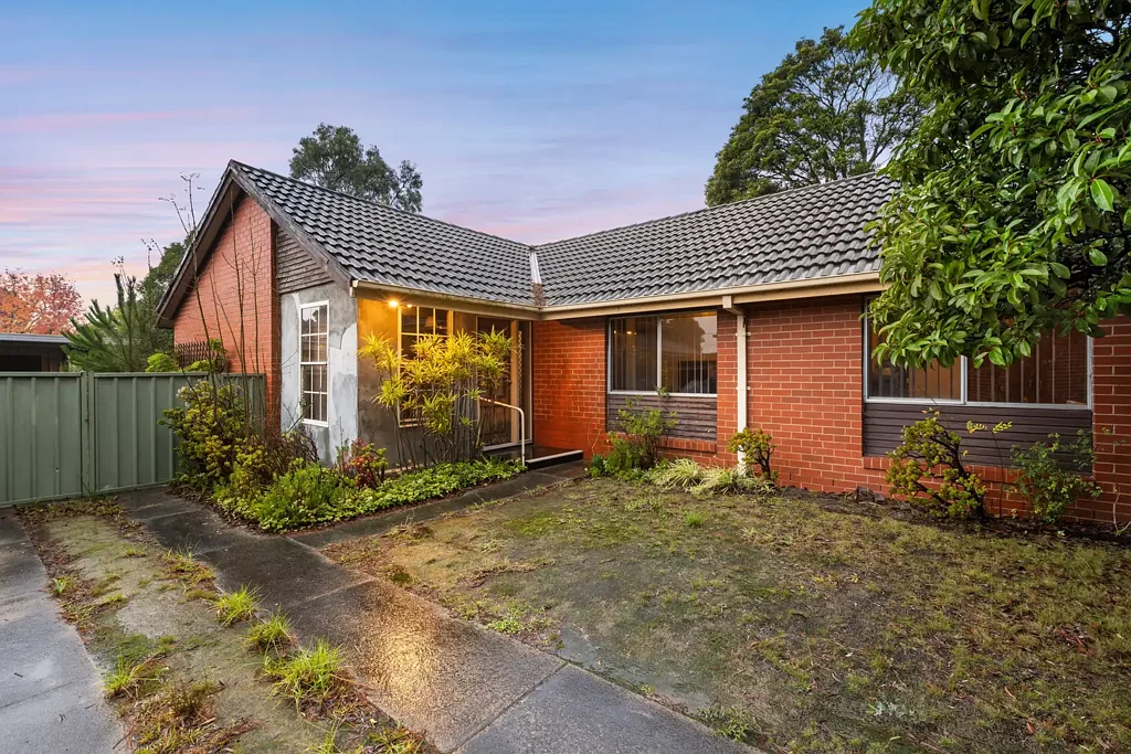 Glen Waverley 3બેડરૂમ Substantial Land, Superior Position, Endless Possibilities