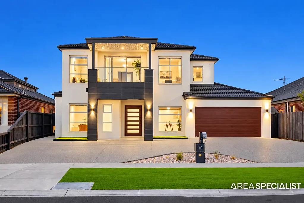 Lynbrook 5कमरा Exceptional Family Living with Dual Master Suites, Multiple Living Areas & Outstanding Space!