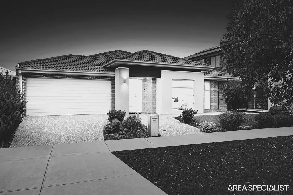 44 Gilfillan Circuit, Thornhill Park, VIC 3335