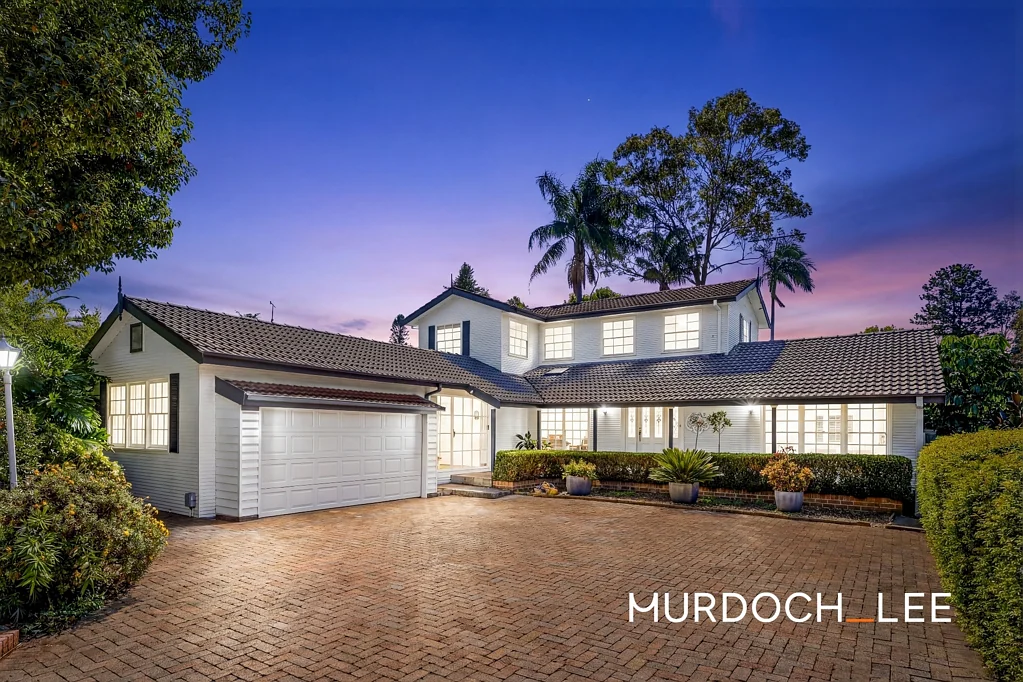 Castle Hill 4ห้องนอน Light-Filled Family Home on 866.3m² | R3 Zoned with Indicative LMR Potential