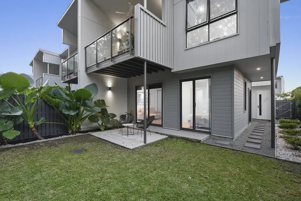 2/15 Foreshore Street, Coomera, QLD 4209