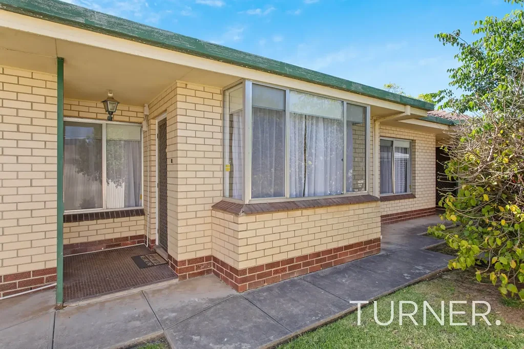 Quiet Two Bedroom Unit.