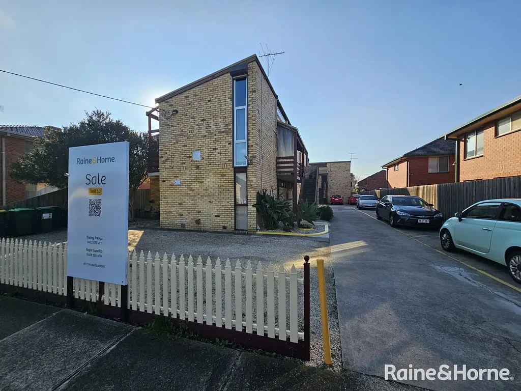 10/10 Burnewang Street, Albion, VIC 3020