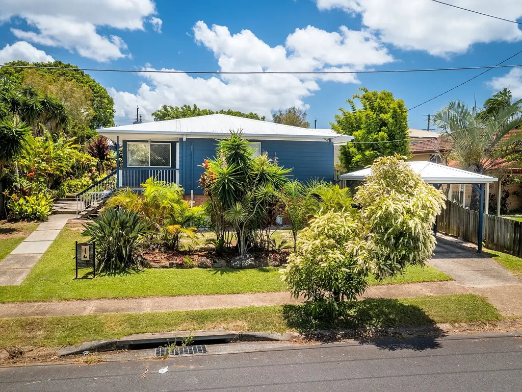 11 Poinsettia Parade, Varsity Lakes, QLD 4227