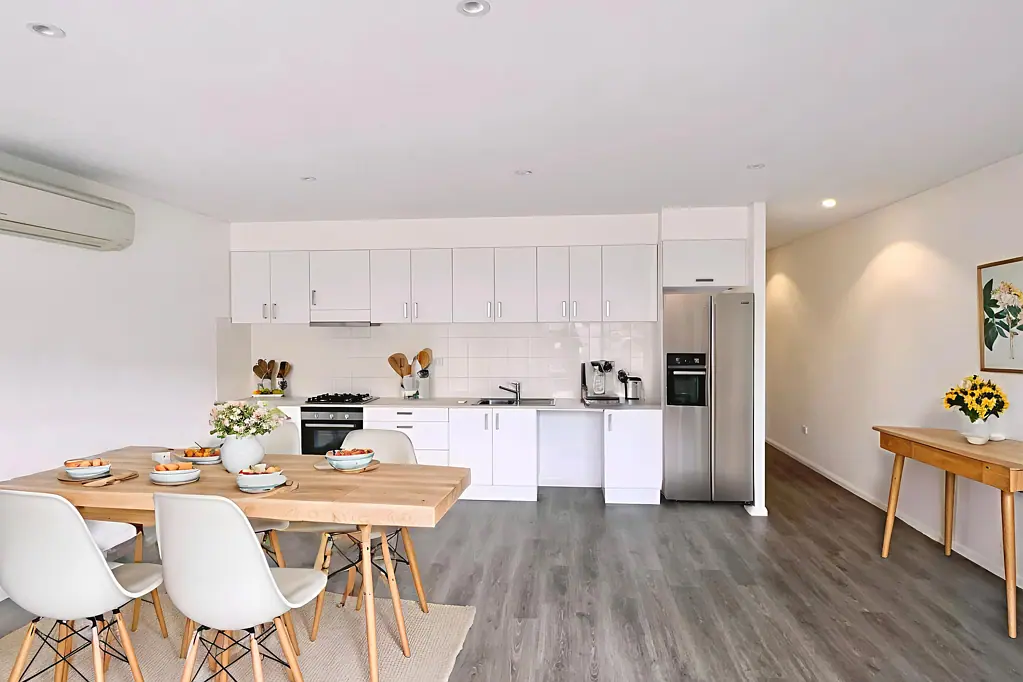 Modern One-Bedroom Apartment in a Boutique Block - Lifestyle and Convenience Combined