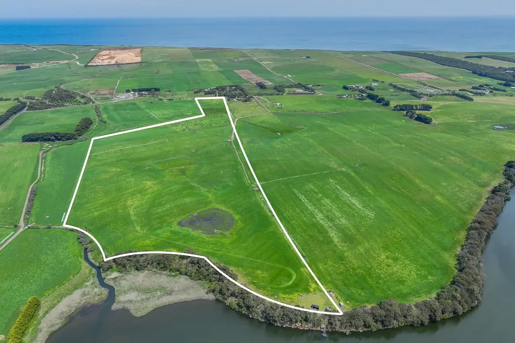 Warrnambool  Exceptional block, in epic location!