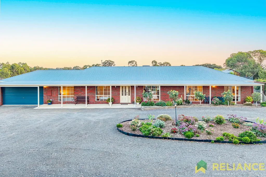 Hopetoun Park 4 Bedroom Rare Country-Style Living Opportunity on a Large Allotment!