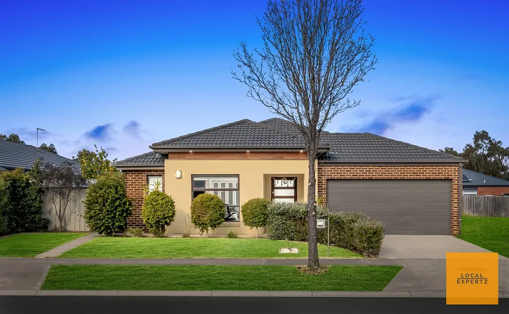 Melton South 4ਬੈੱਡਰੂਮ Immaculate Family Home in the Heart of Melton South!