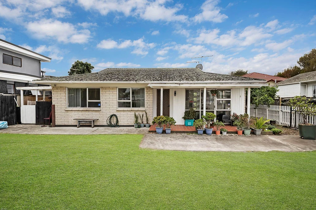 Papatoetoe 3房 不容等待！卖家移居澳洲，三房住宅紧急出清 Aussie Bound Vendors- Urgent Sale !