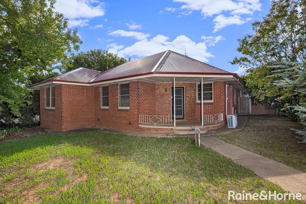 71 Bourke Street, Turvey Park, NSW 2650