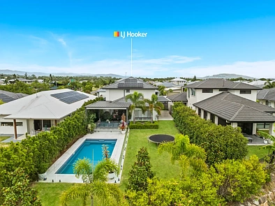 Pimpama 4房  Large Block, Side Access & Pool!