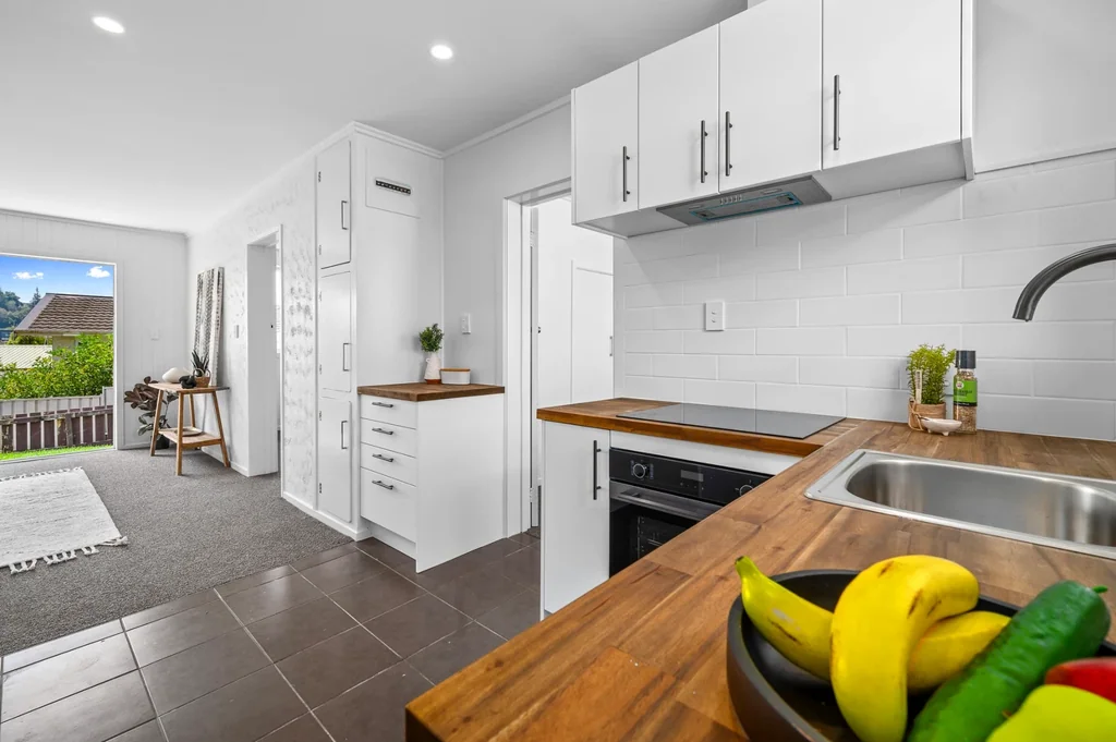 Beautifully renovated two-bedroom middle unit