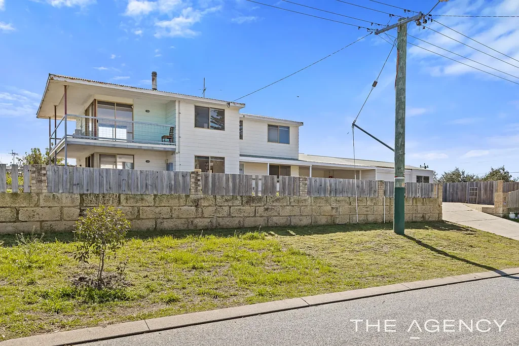 Singleton 5ห้องนอน COASTAL LIVING WITH ROOM FOR IT ALL!