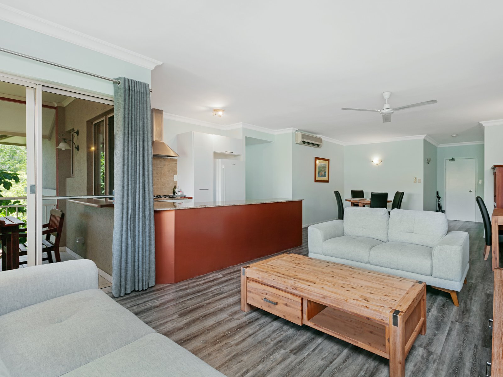 UNIT 202 2-10 GREENSLOPES ST, CAIRNS NORTH QLD 4870, 0 chambres, 0 salles de bain, House