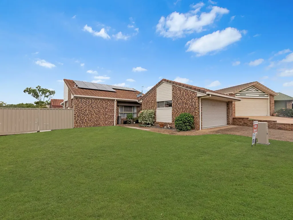 6 Woodland Close, Torquay, QLD 4655