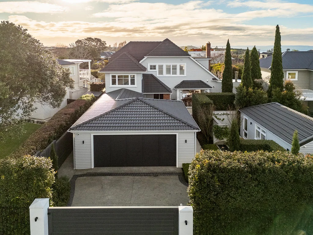 Mission Bay 4બેડરૂમ Beautifully reimagined on coveted Palmer Crescent
