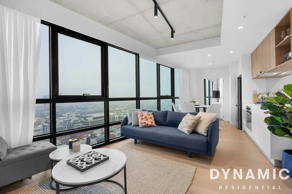 Spacious 2-Bedroom Apartment with Spectacular Bay Views