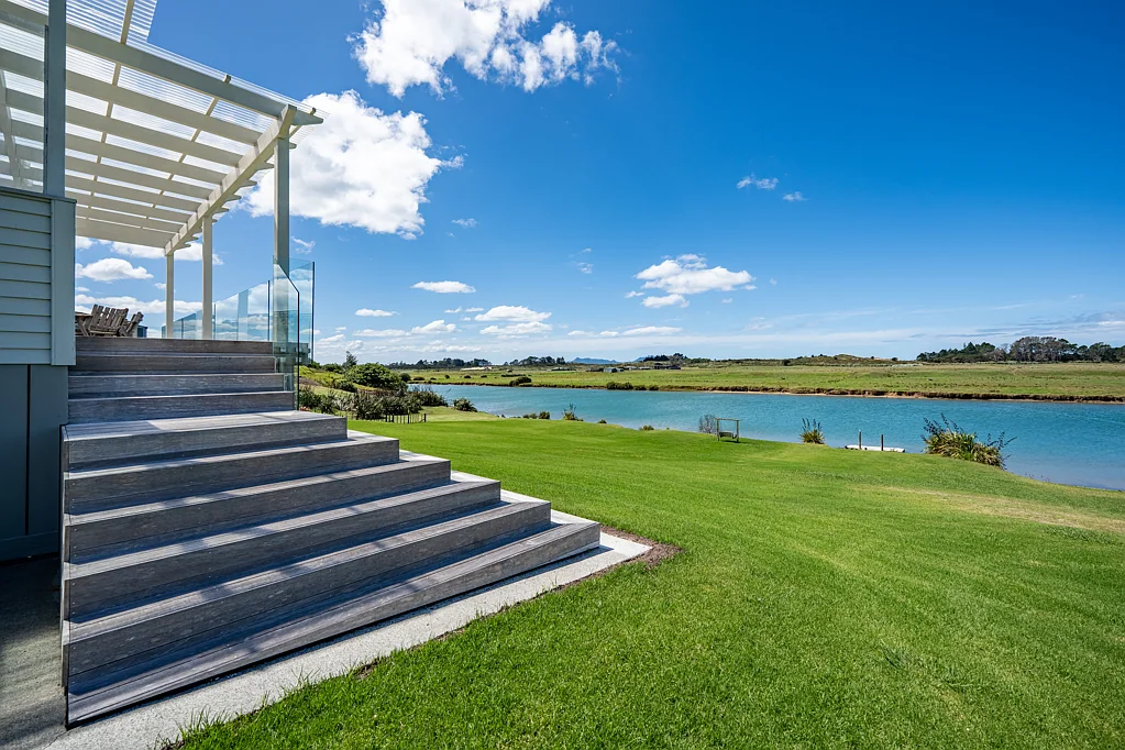Waipu 3房  Step Into Timeless Waterfront Elegance