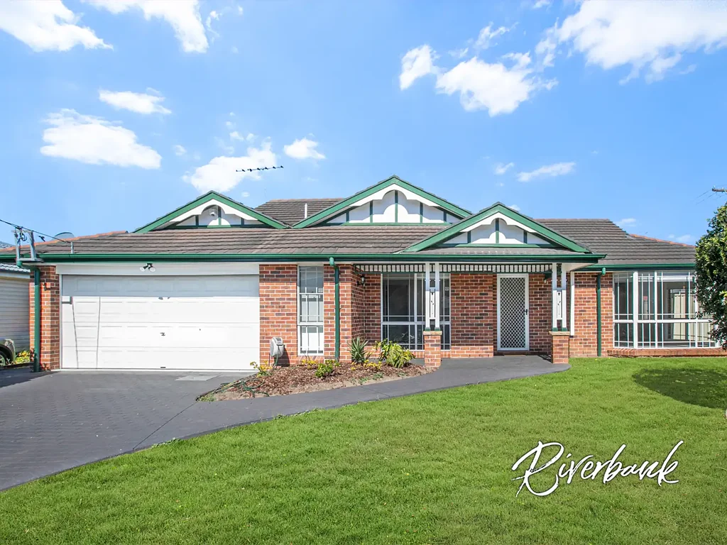 MODERN THREE-BEDROOM HOME IN A CONVENIENT LOCATION