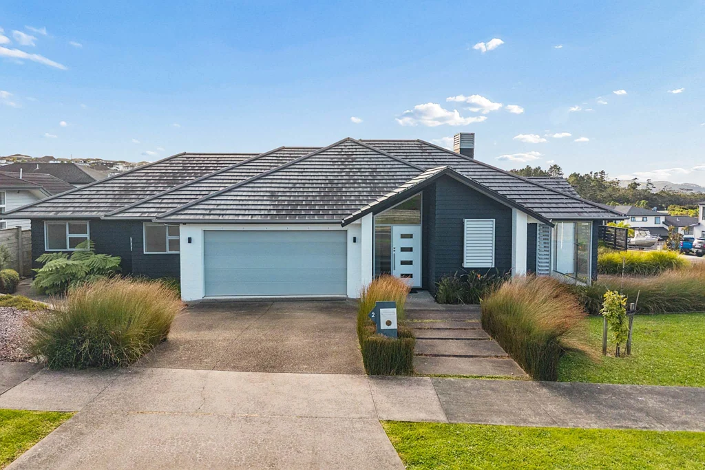 Millwater 4房  One-Level Ex-Show Home in the Heart of Millwater