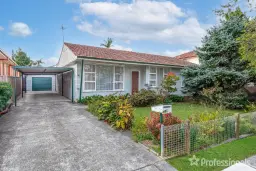 12 BURLEY RD, Padstow