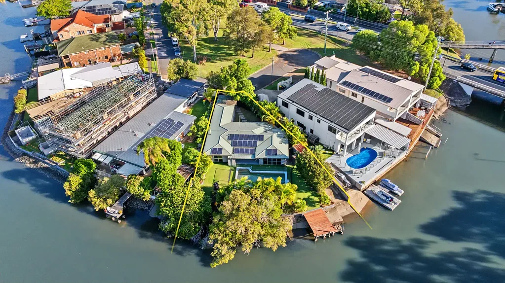17 Perry Place, Biggera Waters, QLD 4216