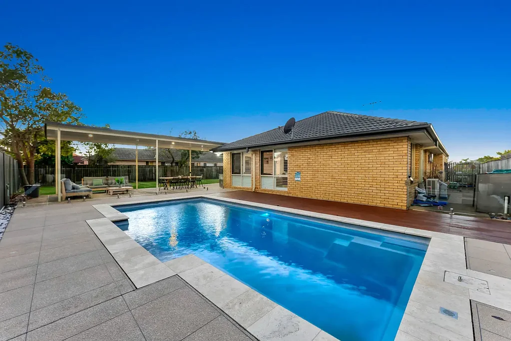 North Lakes 4 Bedroom Impressive 4-Bedroom Family Haven with a Pool on a 973m² Oasis!