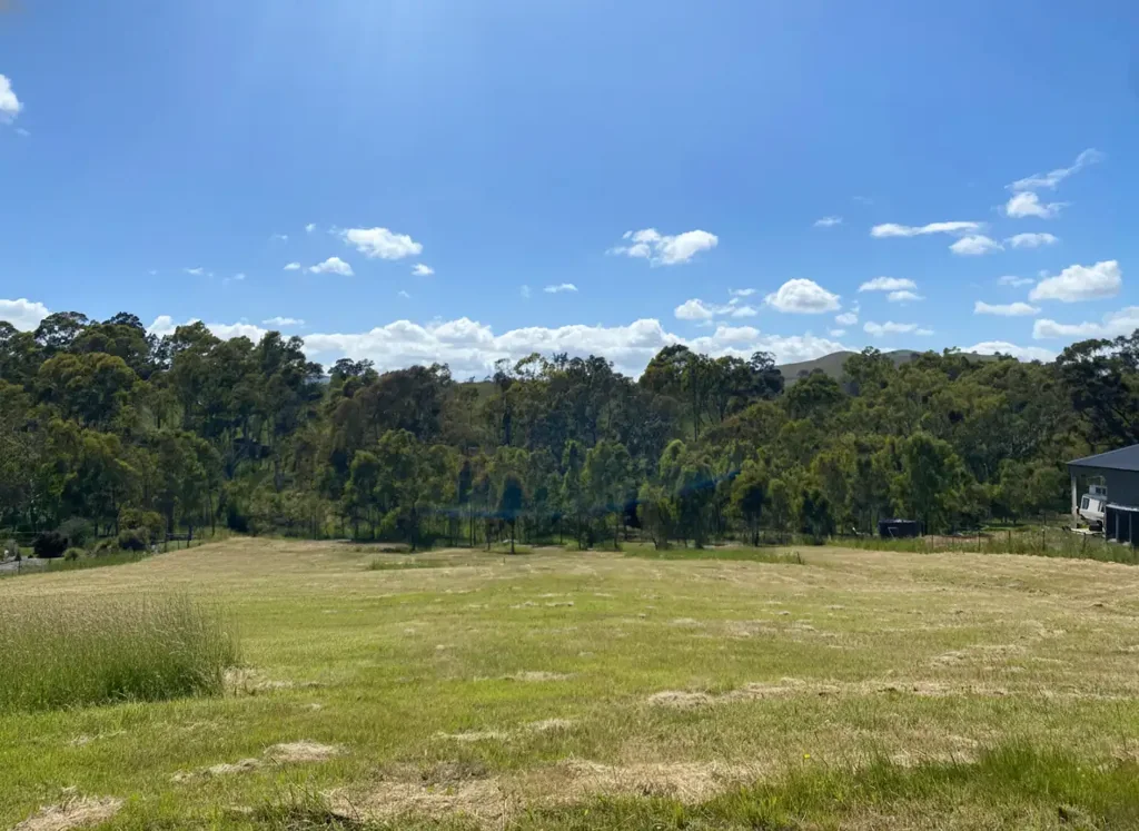 Alexandra PRICE REDUCED!!  An exceptional block for your dream build!