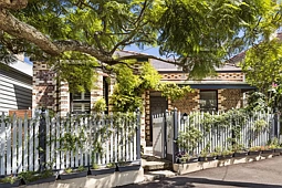 32 Ballast Point Road, Birchgrove